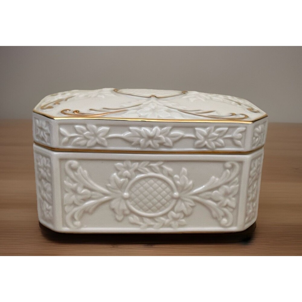 Lenox Rectangular Lidded Trinket Jewelry Box Ivory 24kt Gold Gilt Lined Vtg